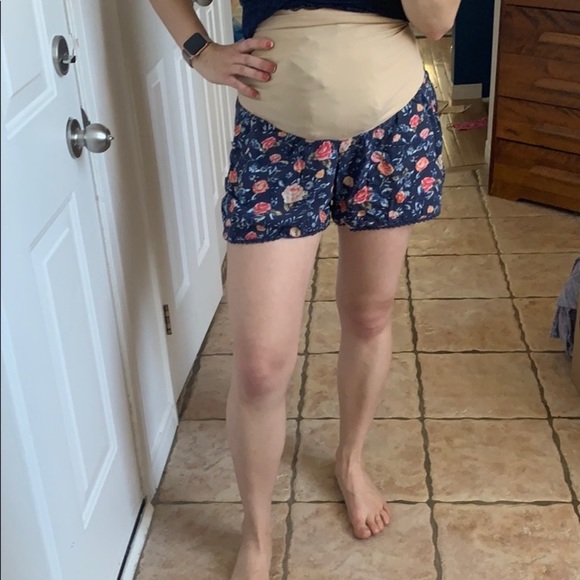 Maternity shorts - Picture 3 of 4